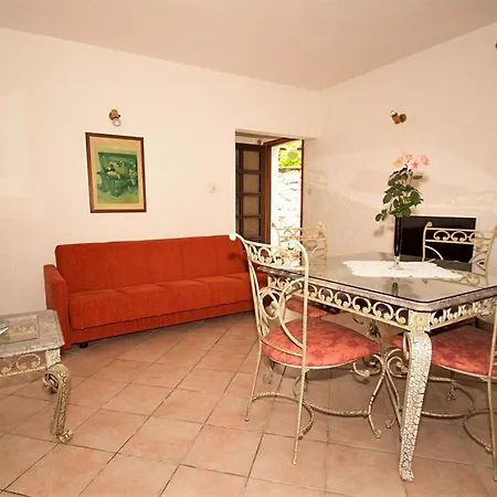 Casa de Férias 2 Bis 4 P By Interhome Funtana
